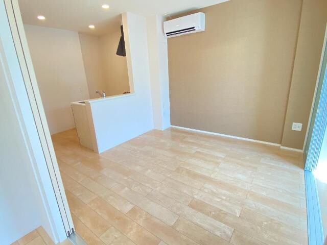 物件内観写真14　(リビング)