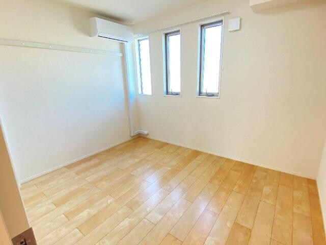 物件内観写真17　(洋室)