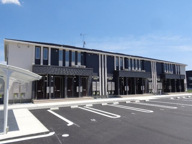 物件外観写真2　(同型タイプ)