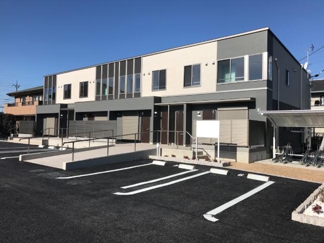 物件外観写真1　(外観写真（昼）)