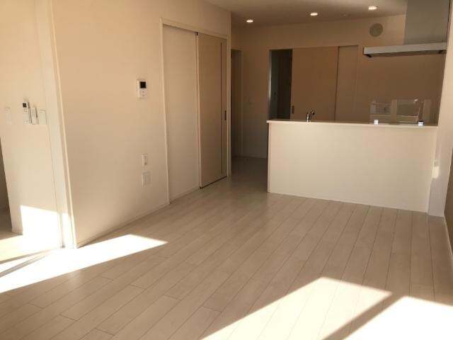 物件内観写真6　(リビング)