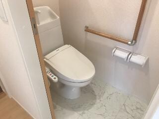 物件内観写真12　(シャワー付トイレ)