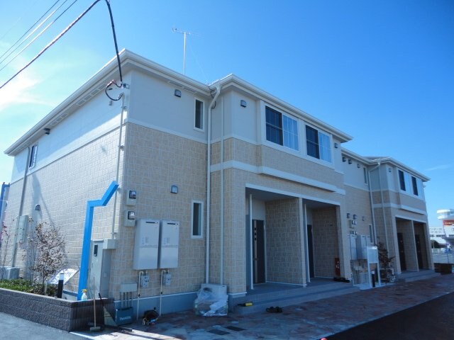 物件外観写真1　(外観写真（昼）)