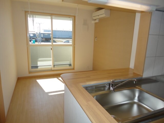 物件内観写真4　(ダイニング)