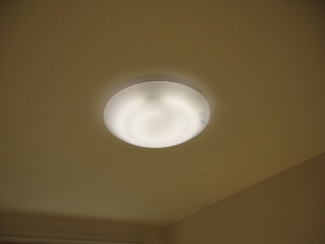 物件内観写真10　(照明付き)