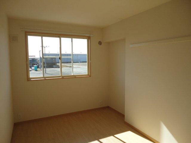 物件内観写真12　(洋室)