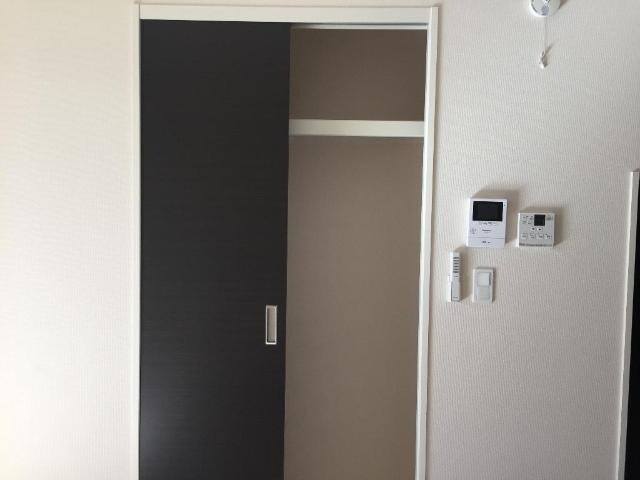 物件内観写真13　(リビング収納)