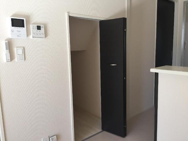 物件内観写真14　(リビング収納（パントリー）)