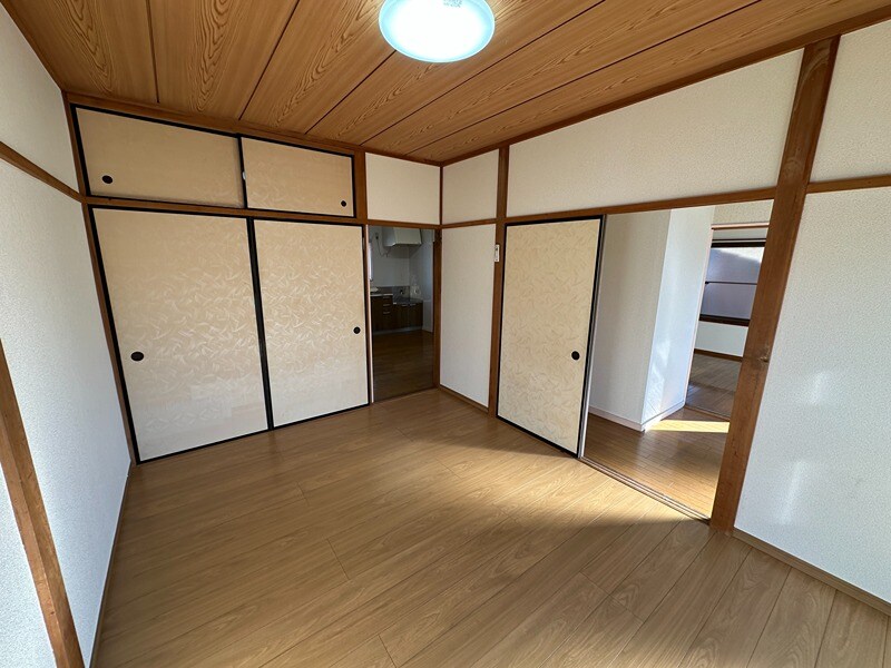 物件内観写真13　(南西側洋室)