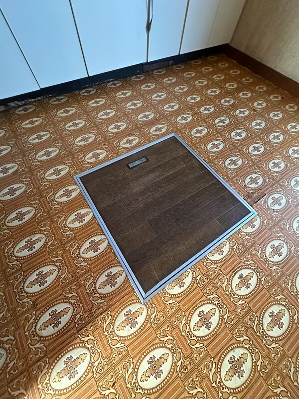 物件内観写真23　(床下収納)