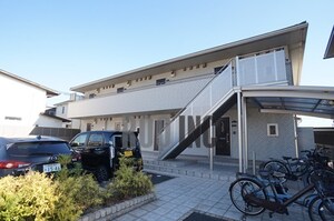 丸萬三番館外観写真
