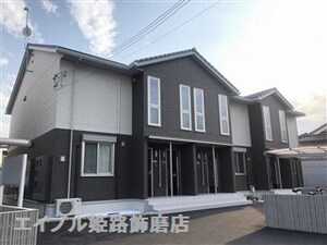 シャーロット　B棟外観写真