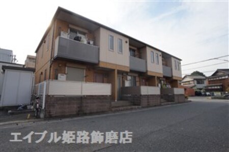 シャーメゾン東新町外観写真
