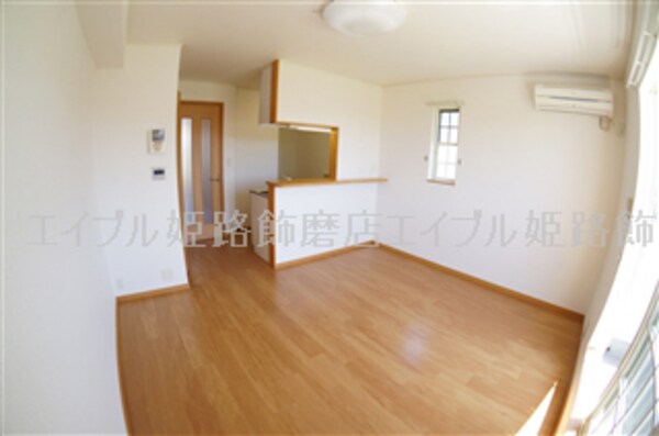居室・リビング(写真は反転のお部屋です)