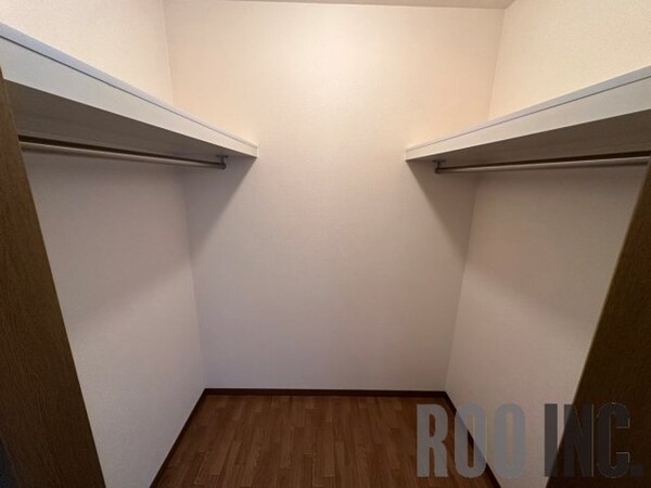 収納(写真は反転のお部屋です)