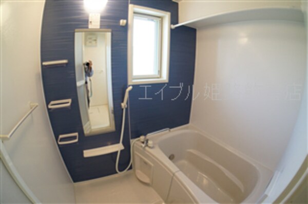 バス・シャワールーム(写真は反転のお部屋です)