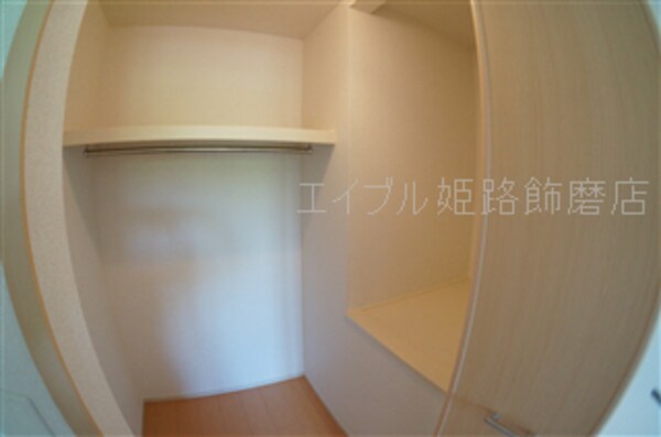 収納(写真は反転のお部屋です)
