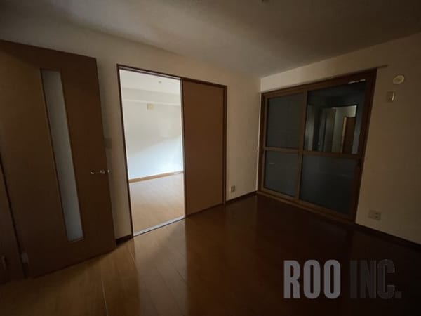 玄関(写真は反転のお部屋です)
