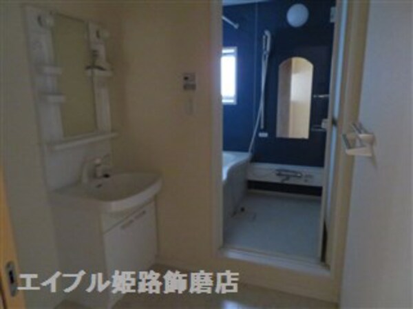 バス・シャワールーム(写真は反転のお部屋です)