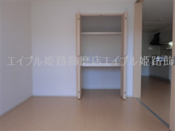 収納(写真は反転のお部屋です)