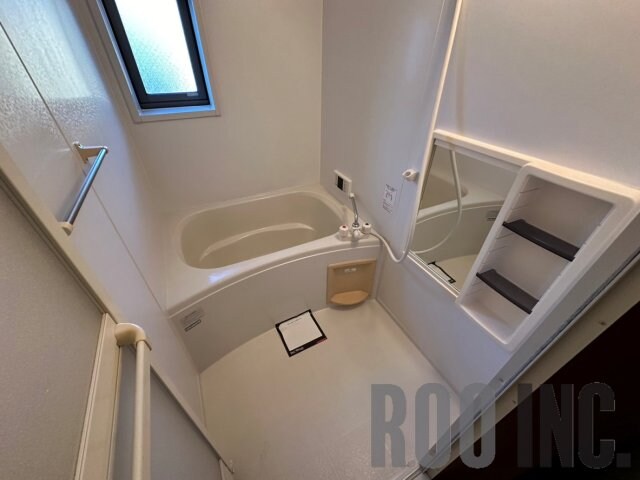 物件内観写真11　(写真は反転のお部屋です)