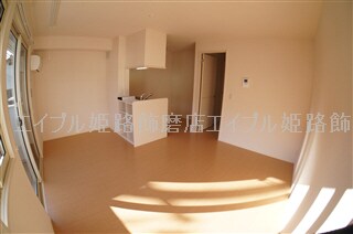 物件内観写真4　(写真は反転のお部屋です)