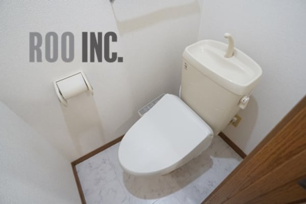 トイレ(写真は反転のお部屋です)