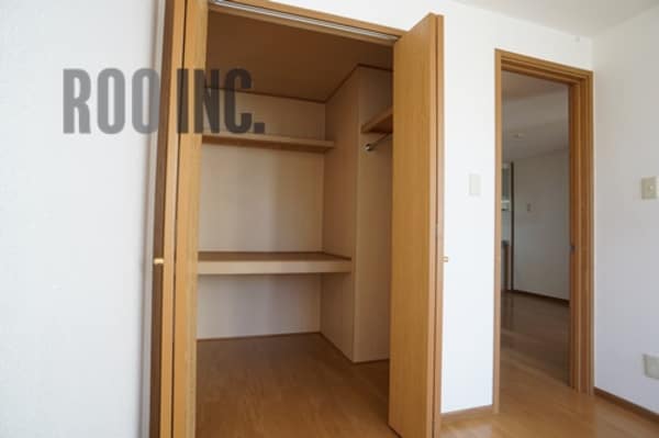 収納(写真は反転のお部屋です)