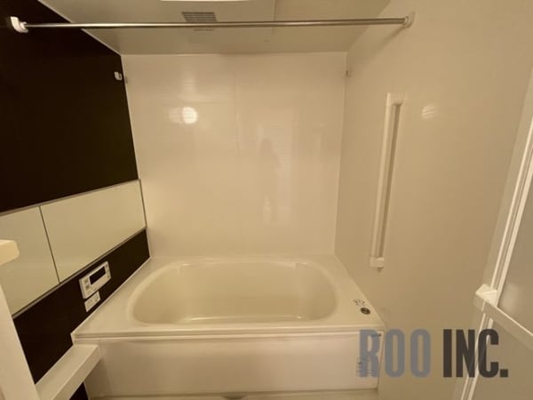 バス・シャワールーム(写真は反転のお部屋です)