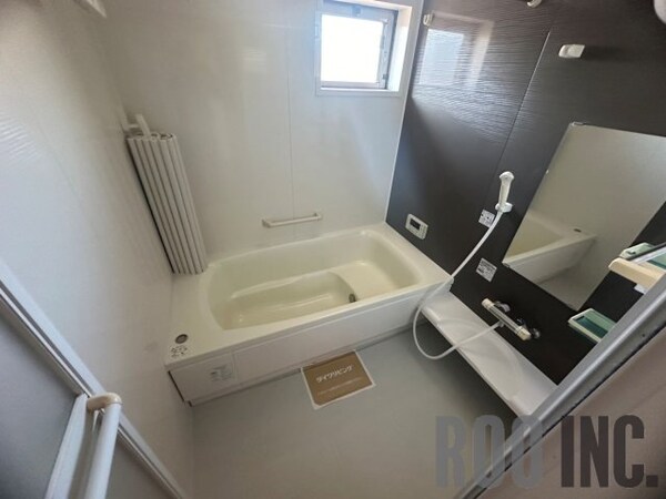バス・シャワールーム(写真は反転のお部屋です)