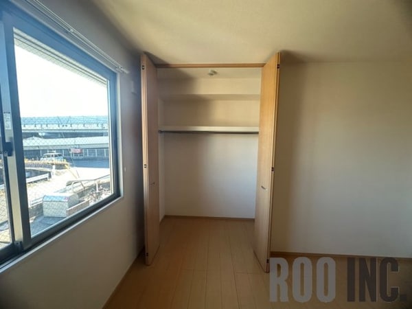 収納(写真は反転のお部屋です)