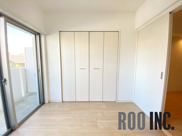 洋室(写真は反転のお部屋です)
