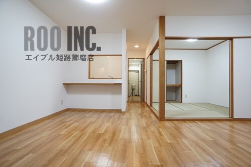 物件内観写真11　(写真は反転のお部屋です)