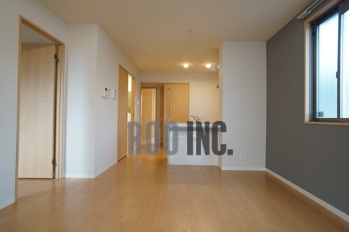 物件内観写真5　(写真は反転のお部屋です)