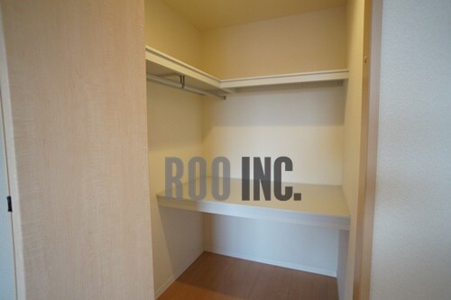 物件内観写真11　(写真は反転のお部屋です)