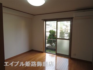 物件内観写真5　(写真は反転のお部屋です)