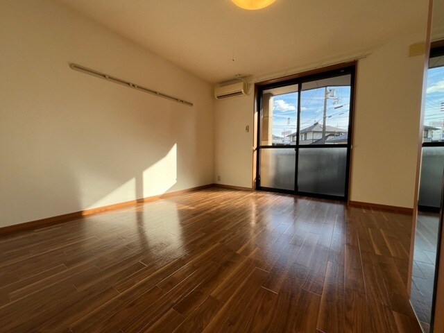 物件内観写真4　(写真は反転のお部屋です)