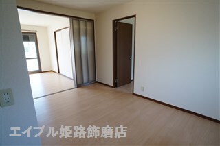 物件内観写真25　(写真は反転のお部屋です)