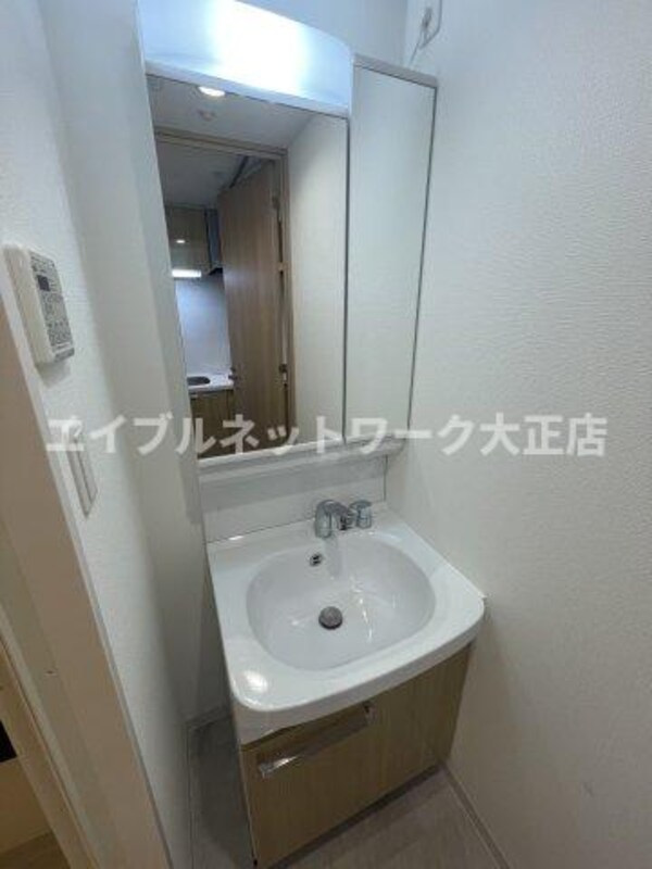 独立洗面台