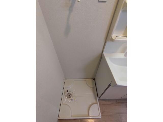 物件内観写真16　(洗濯機置場)