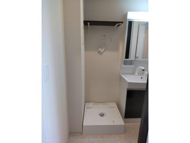 物件内観写真13　(洗濯機置場)