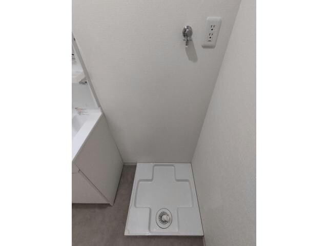 物件内観写真11　(洗濯機置場)