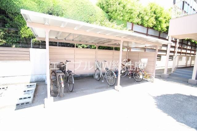 物件外観写真4　(駐輪場)