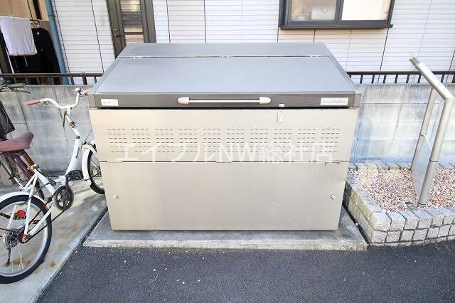物件外観写真5　(専用ゴミステーション)