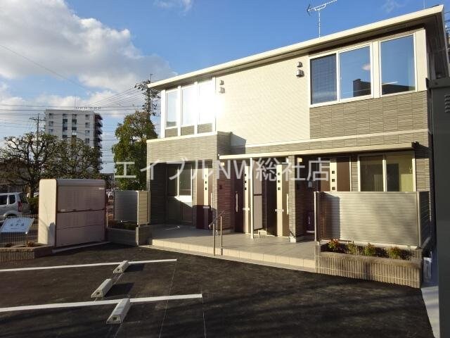 物件外観写真2　(外観写真（昼）)