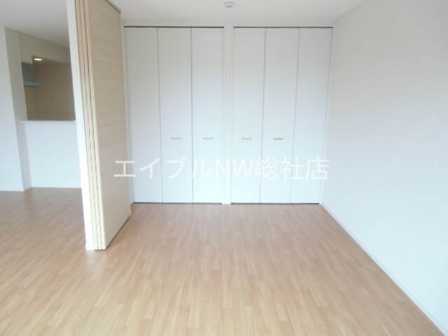 物件内観写真5　(同タイプの部屋画像です)