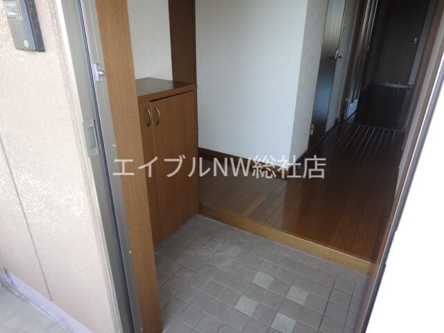 物件内観写真4　(玄関)