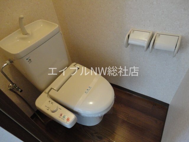 物件内観写真6　(シャワー付きトイレ)