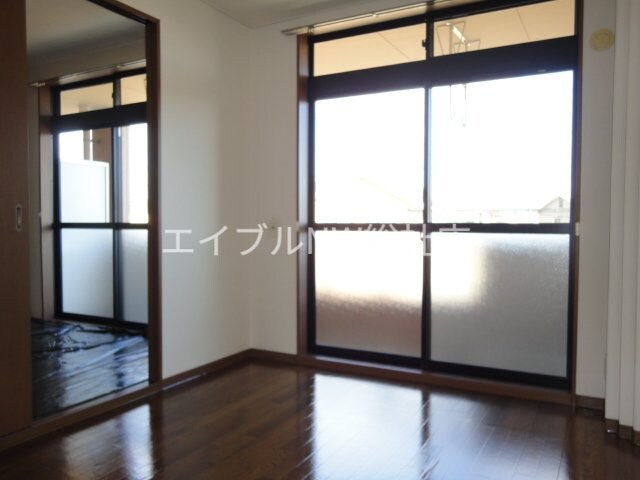 物件内観写真22　(南側洋室)