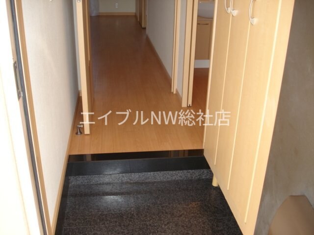 物件内観写真11　(玄関)